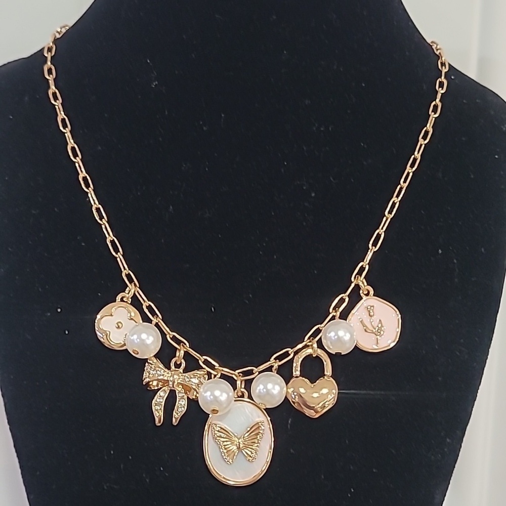 🔹️House of Harlow 🔹️1960 Gold Charm Glass Pearl 17" Butterfly Pendant Necklace
